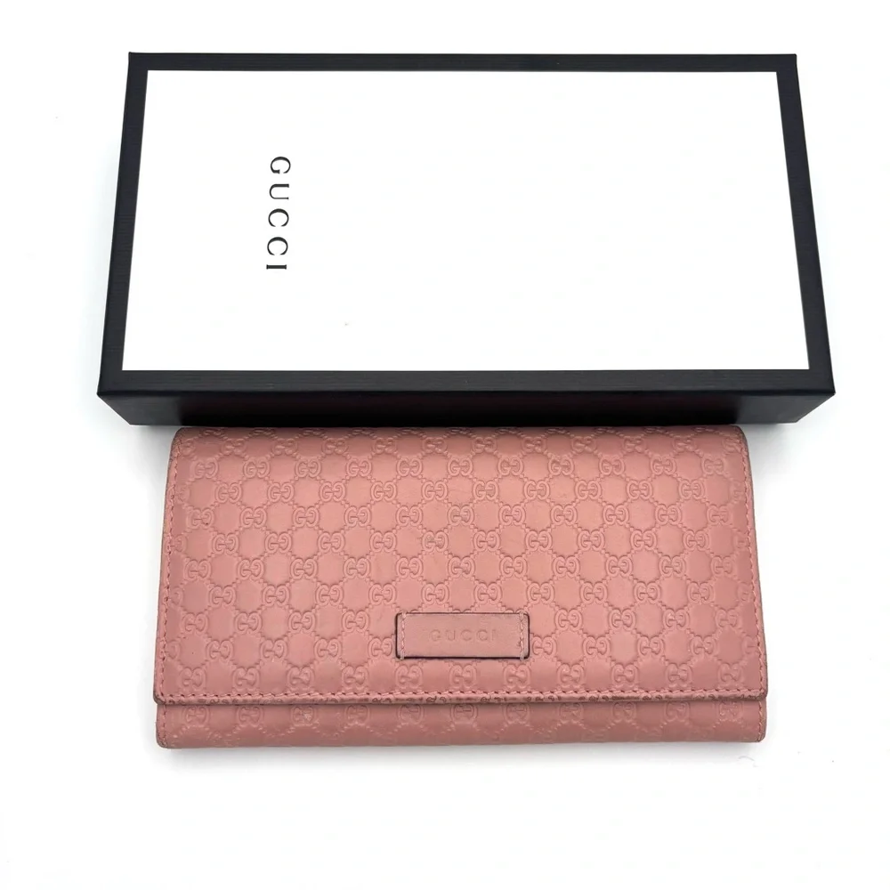 Gucci Pink Leather Wallet with Quilted Design